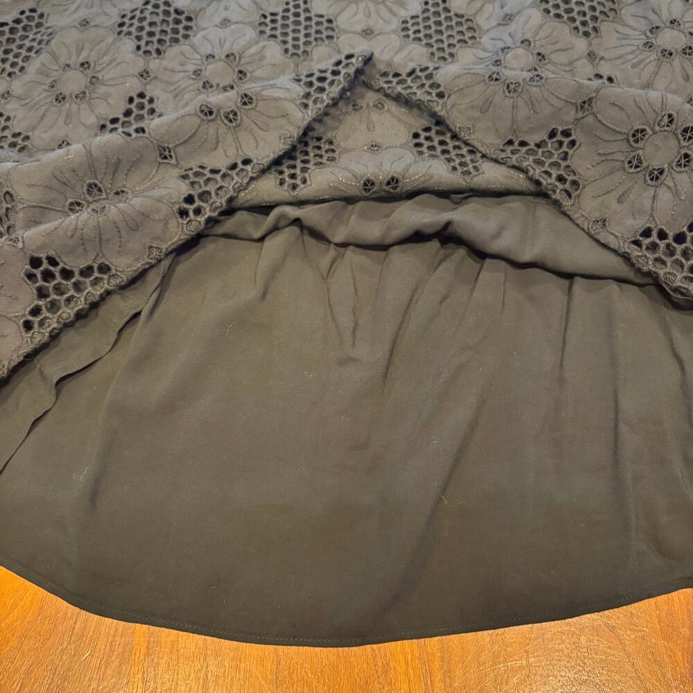 Size XXL J Crew Fleur Top in Eyelet - Picture 3 of 4